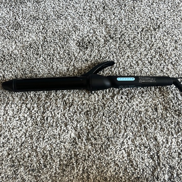 bioionic Other - bioionic 1.25” curling iron